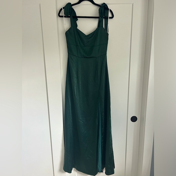 Lulus Dresses & Skirts - Dark green Lulu’s prom dress with tie sleeves and leg slit